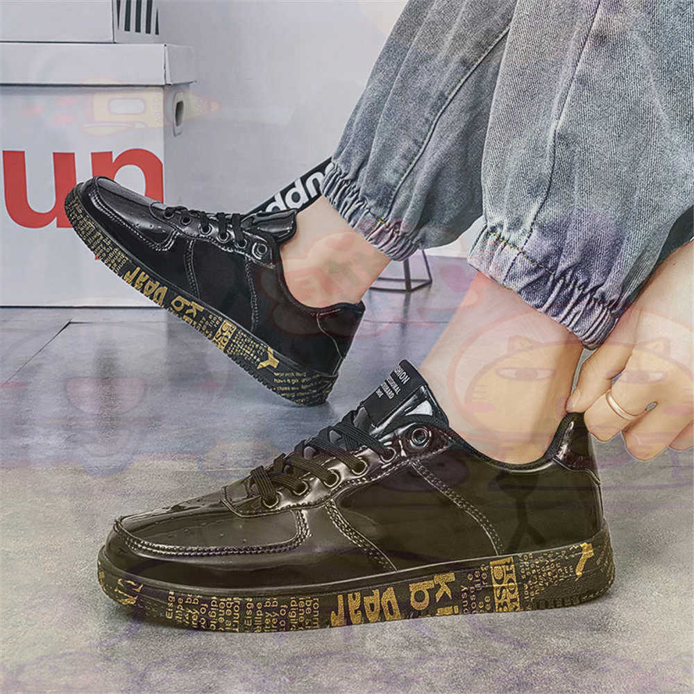Round Foot Size 45 Sneakers Wh - Travel Accessories Vietnam review and price